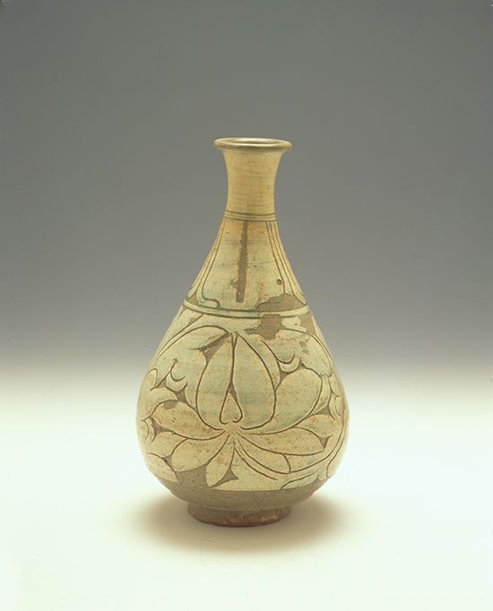 6.분청사기박지모란무늬병